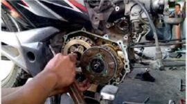 Penyebab dan cara memperbaiki Mesin Motor Matik Brebet saat jalan