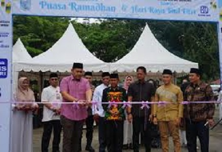 Bupati Merangin, M syukur saat membuka pasa bedug Kabupaten Merangin
