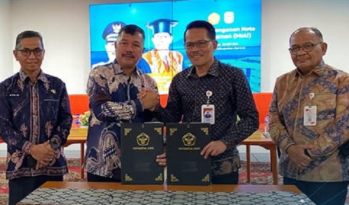 Prosesi penandatanganan Nota Kesepahaman (MoU) dengan Universitas Jambi (UNJA)