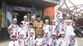 Foto bersama Wakil Gubernur Jambi, H Abdullah Sani bersama dai cilik Jambi