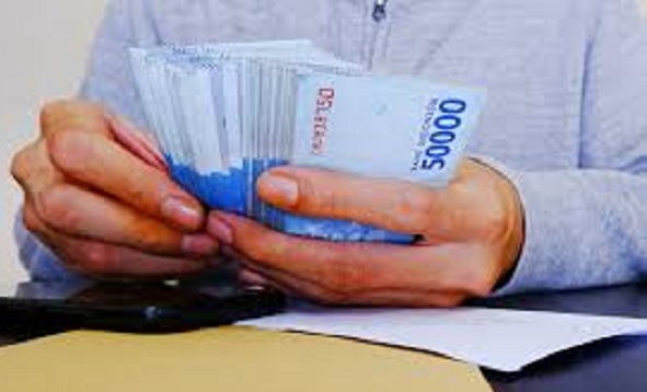 Ilustrasi sektor pekerjaan dengan upah tertinggi di Indonesia