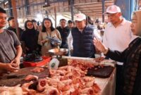 Wakil walikota Sungai Penuh, Azhar Hamzah cek harga dan stok sembako jelang Bulan Ramadhan