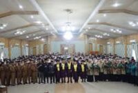 Bupati Sarolangun, H Hurmin saat hadiri wisuda lansia