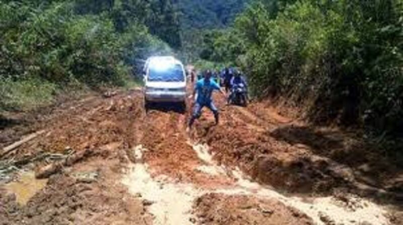 Kondisi jalan rnah pemetik kerinci