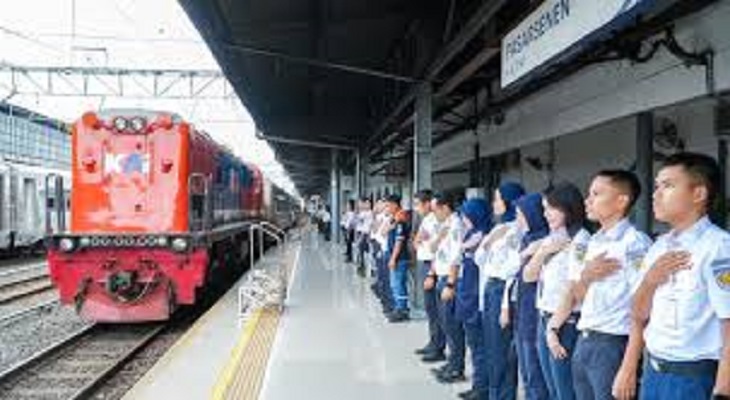 Tampak staf KAI salah satu BUMN Indonesia