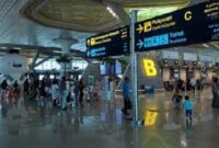 Masyarakat pilih pesan tiket pesawat lebih awal, jelang mudik lebaran. 