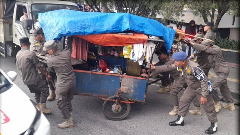 Upaya penertiban PKL yang dilaksanakan Pemkot Sungai Penuh