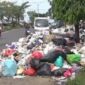 Tumpukan sampah dengan volume terus meningkat hantui kota jambi
