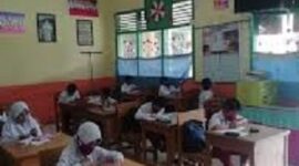 Tampak siswa di salah satu sekolah di Sungai Penuh saat mengikuti pelajaran.