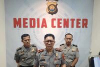 Kabid Humas Polda Jambi Kombes Pol. Erlan Munaji saat menyampaikan keterangan pers terkait pengalihan arus mudik dijalan lintas timur sumatera
