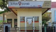 Tmapak salah satu Atm bank Jambi yang masih belum bisa digunakan.