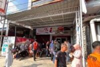 Tampak antrian panjang masih terlihat di bank jambi cabang kerinci