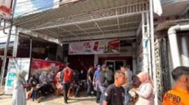 Tampak antrian panjang masih terlihat di bank jambi cabang kerinci