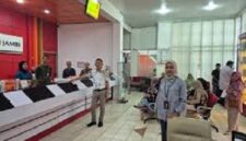 Tampak aktivitas pelayanan di Bank Jambi tebo, pasca gangguan sistem