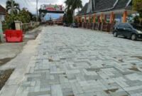 Kondisi jalan Depan Gedung Nasional Sungai Penuh yang rusak parah