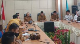 Wakil Wali Kota Sungai Penuh, Azhar Hamzah, saat memimpin Rapat Koordinasi (Rakor) KLA