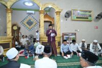 Wali Kota Jambi, Dr. dr. H. Maulana, M.K.M., saat membuka kegiatan Safari Ramadan 1447 Hijriah di Masjid Al-Ikhlas
