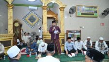 Wali Kota Jambi, Dr. dr. H. Maulana, M.K.M., saat membuka kegiatan Safari Ramadan 1447 Hijriah di Masjid Al-Ikhlas