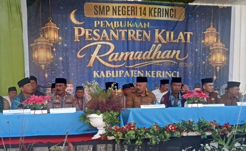 Bupati Kerinci, Monadi resmi membuka pesantren kilat ramadhan tingkat Kabupaten Kerinci.