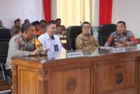 Kapolres Tanjab Barat, AKBP Maulia Kuswicaksono, mengikuti rapat koordinasi nasional yang digelar Mabes Polri secara virtual.