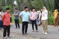 Bupati Tanjung Jabung Timur Hj. Dillah Hikmah Sari bersama Wakil Bupati Muslimin Tanja turun langsung ke Kecamatan Kuala Jambi monitoring dan evaluasi (monev) pelaksanaan pembangunan di Kecamatan Kuala Jambi