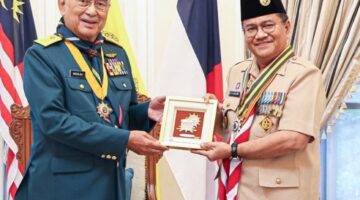 Wali Kota Jambi, Dr. dr. H. Maulana, M.K.M., resmi menerima penghargaan internasional bergengsi dari PPM berupa Medali Semangat Rimba Silver. 