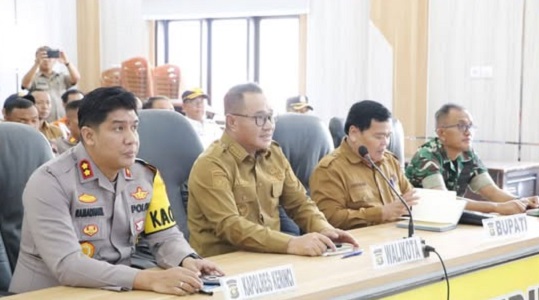 Walikot Sungai Penuh, Alfin bersama Kapolres Kerinci dalam agenda acara Rakor operasi ketupat.