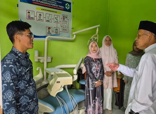 Wawako Sungai Penuh, Azhar Hamzah saat Sidak Pelayanan di Kecamatan Pondok Tinggi