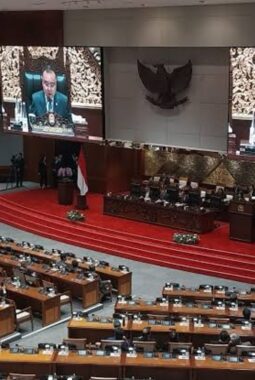 Guru Madrasah Gagal Jadi ASN? DPR Desak Kemenag Siapkan Insentif
