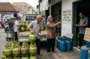 Ilustrasi warga pilih LPG 3 Kg ditengah naiknya harga LPG 12 Kg