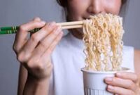 Dampak makan mie instan