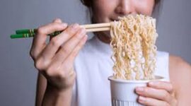 Dampak makan mie instan
