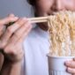 Dampak makan mie instan
