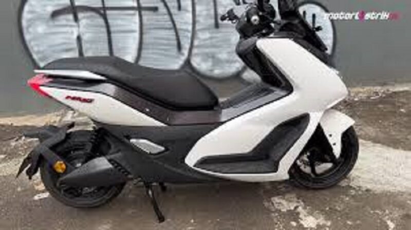 Tampilan Uwinfly M100