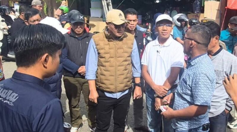 Walikota Sungai Penuh, Alfin saat meninjau pasar Tanjung Bajure