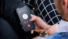 Ilustrasi cara blokir nomor tidak di kenal di Iphone