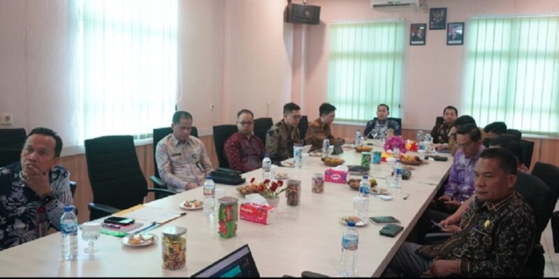 Bupati Merangin, M Syukur saat memimpin Entry Meeting Pemkab Merangin bersama BPK