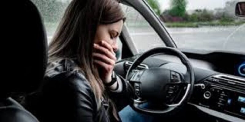 Ilustrasi pusing dan mual naik mobil listrik
