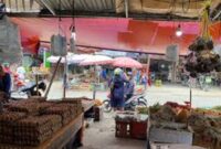 Aktivitas jual beli di salah satu pasar tradisional sarolangun