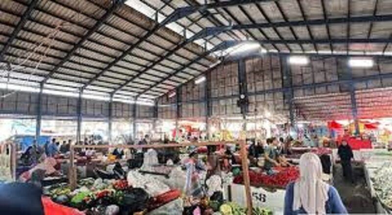 Pasar Tanjung Bajure yang semakin ramai dikunjungi, usai penataan ulang dari Pemkot Sungai Penuh