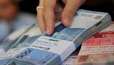 Ilustrasi penyebab skor kredit turun