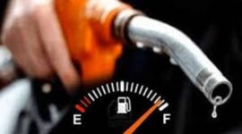 Ilustrasi penyebab mobil boros BBM