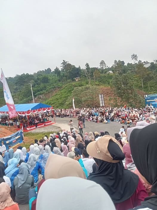 Tampak ribuaan orang hadiri CFD dalam rangka HARDIKNAS di Tugu PKK Bukit Tengah