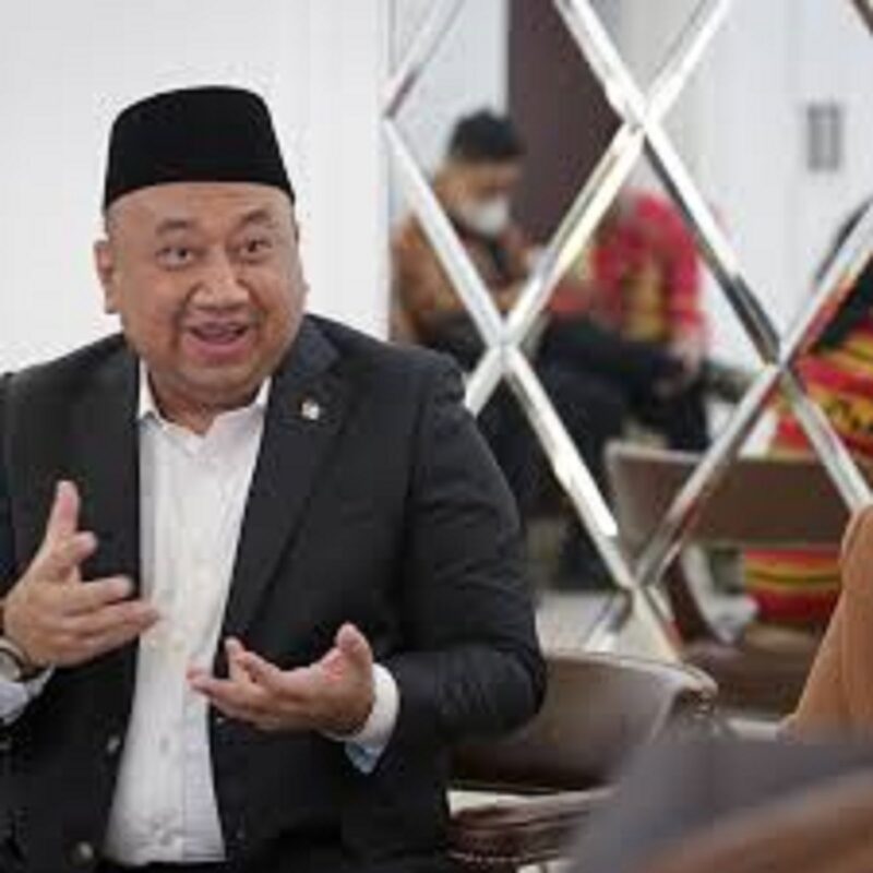 Wakil Ketua Komisi X DPR RI, H. Lalu Hadrian Irfani, S.T.

(Sumber/Google)