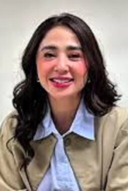 Dewi Perssik Kuliah Jurusan Psikologi di Usia 40 Tahun, Alasan Sang Diva Dangdut Bikin Salut Publik