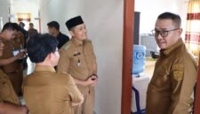 Wako Alfin saat Sidak Kantor Camat Sungai Bungkal