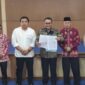Foto bersama Walikota Sungai Penuh, Alfin bersama Wakil Walikota Sungai Penuh, Azhar Hamzah bersama Ketua DPRD Sungai Penuh pada acara Sosialisasi pembangunan IPAM 
