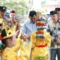 Bupati Tanjung Jabung Barat Drs. H. Anwar Sadat, M.Ag., menghadiri kegiatan silaturahmi sekaligus kunjungan kerja Pengurus Daerah Persatuan Anggota Badan Permusyawaratan Desa Seluruh Indonesia (PD PABPDSI) 