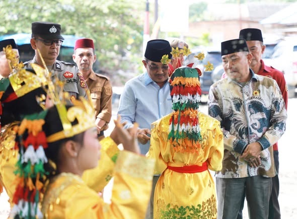 Bupati Tanjung Jabung Barat Drs. H. Anwar Sadat, M.Ag., menghadiri kegiatan silaturahmi sekaligus kunjungan kerja Pengurus Daerah Persatuan Anggota Badan Permusyawaratan Desa Seluruh Indonesia (PD PABPDSI) 