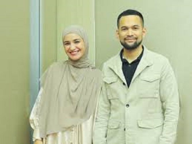 Foto ; Teuku Wisnu dan Shireen Sungkar. (Sumber/Google)
